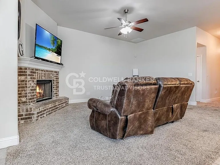 13612 Waco Ave — Photo 5