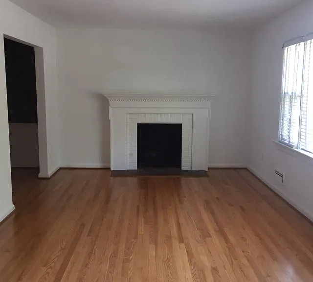 3902 Floyd Ave — Photo 3