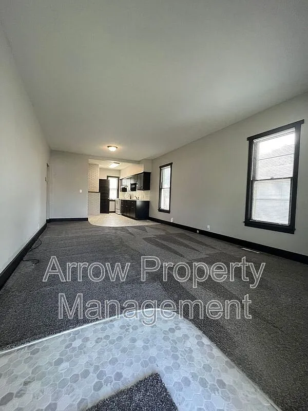 2 bed, 1.0 bath, 840 sqft, $1,200 — Photo 2