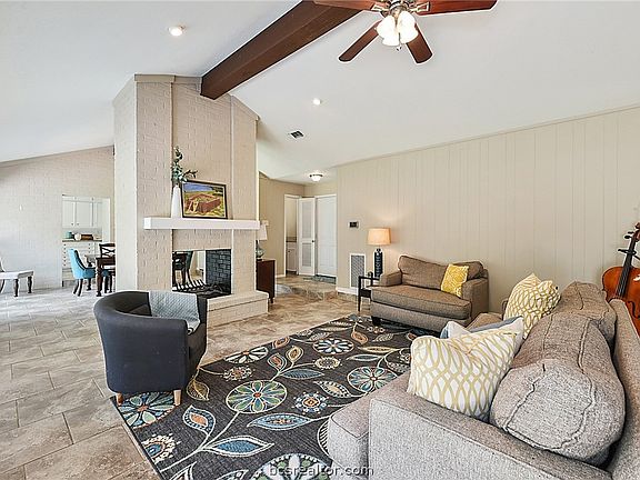 4th image of 1809 Sabine Ct