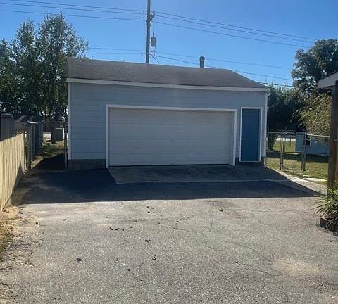 24' x 24' Detached Garage