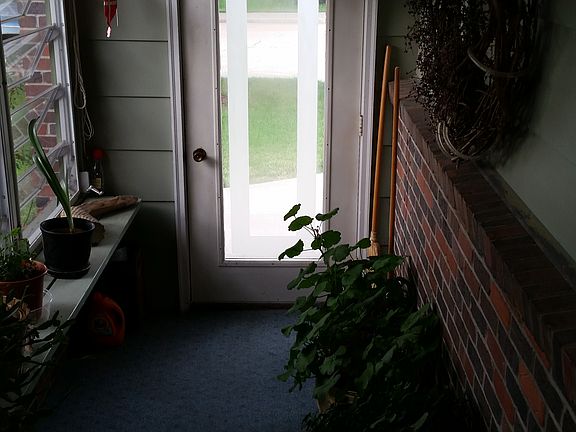 Enclosed Entry (Looking Out)