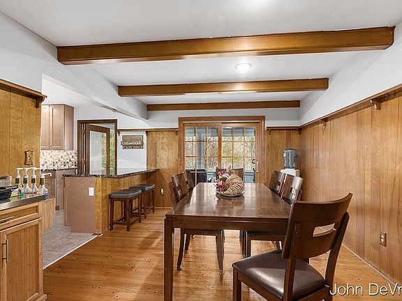 5th image of 1831 Bridle Creek Dr SE