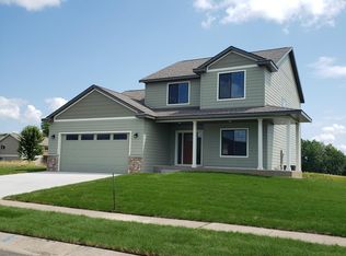 1516 Wildwood Dr, Lake City, MN 55041