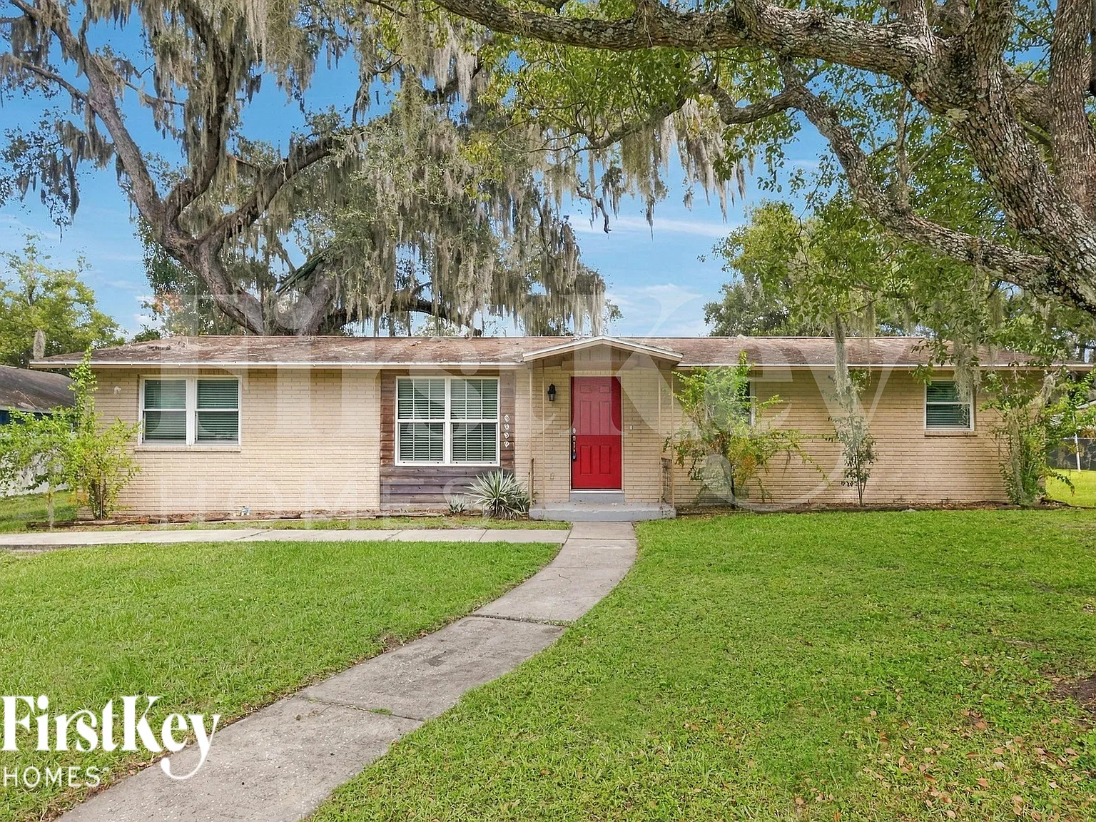 3 bed, 2.0 bath, 1456 sqft, $1,605 — Photo 2