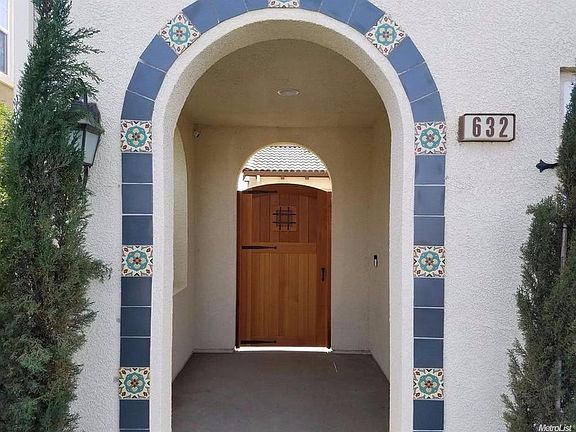 2nd image of 632 W Gravino Dr
