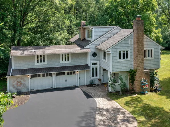 3080 Scotch Ln, Riverwoods, IL 60015