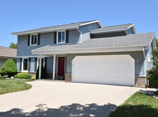 5618 S Rosewood Ave, Cudahy, WI 53110