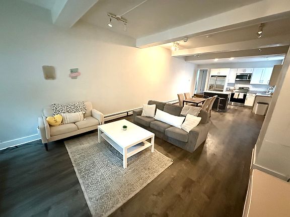 3rd image of 319 Cattell St Floor 1