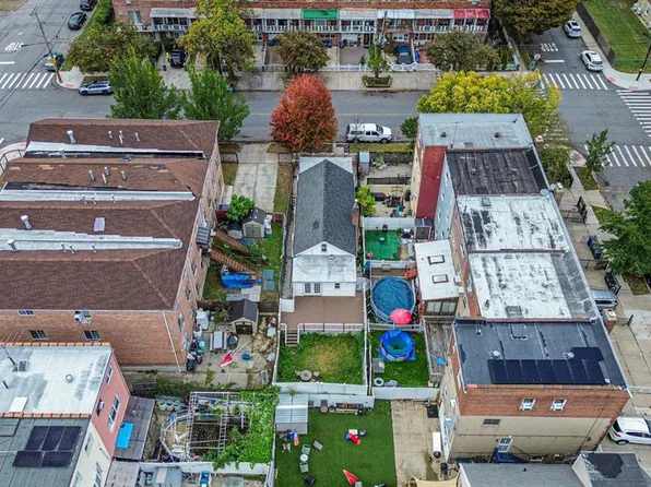 2738 Miles Avenue image 24 of 27