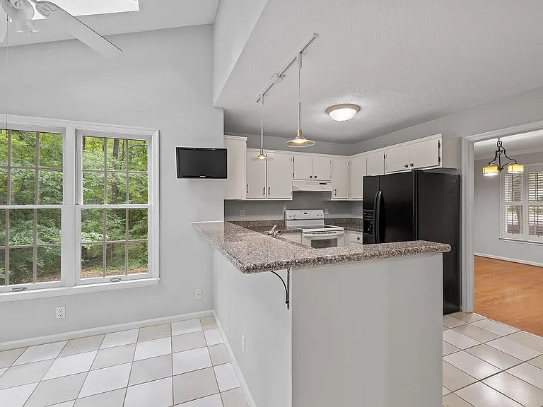 305 Old Fox Trl — Photo 14