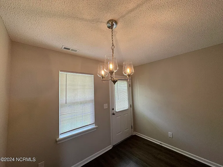 2113 Hurt Dr — Photo 11