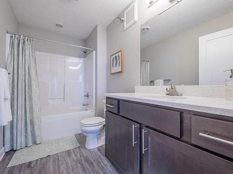 White Oak Apartments — Photo 22