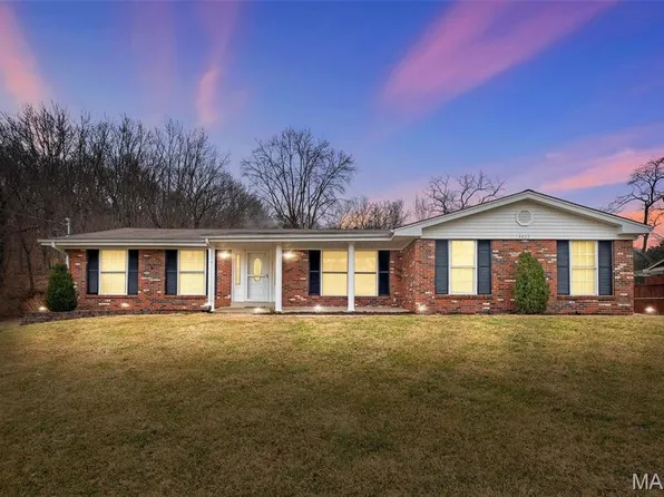 4423 Green Valley Dr, Arnold, MO 63010