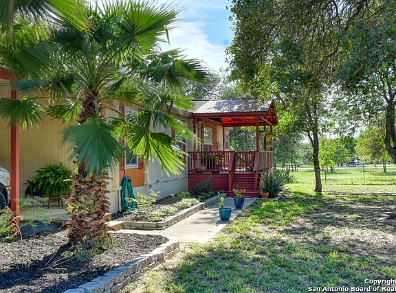 3rd image of 1227 Eagle Creek Dr