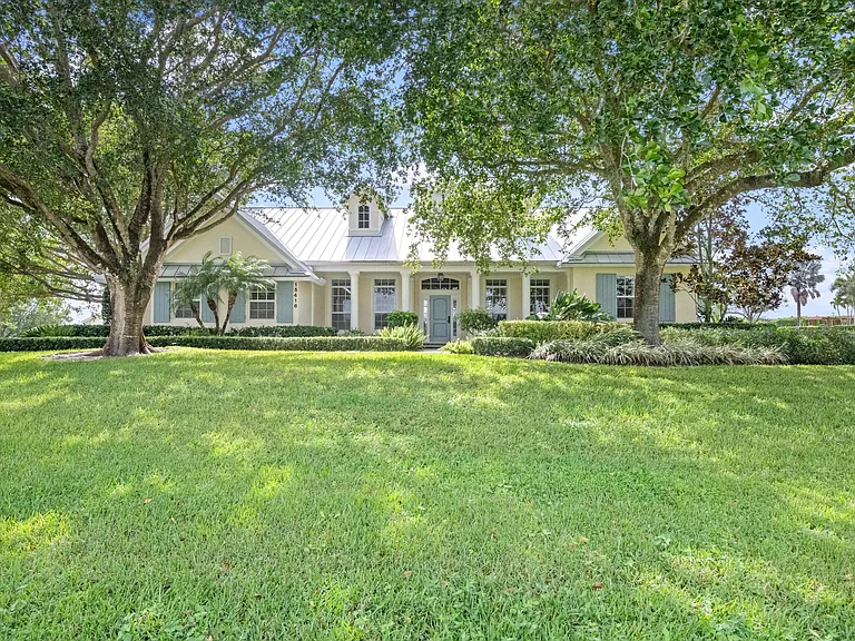 15416 Sunnyland Ln — Photo 1