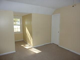 2nd image of 278 Lakeshore Dr NE