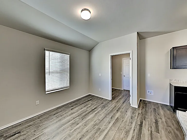 1928 Timber Dale Dr — Photo 10