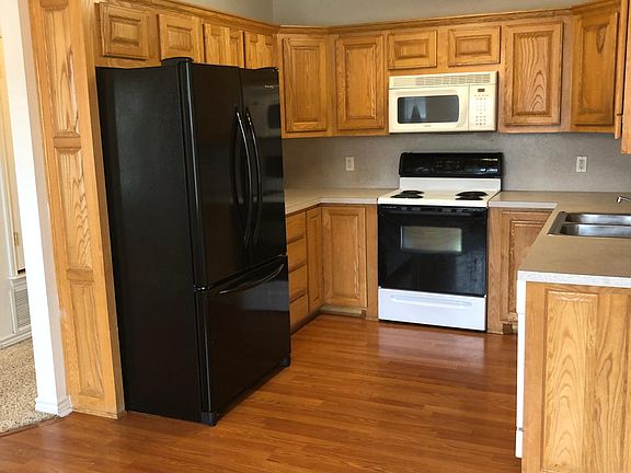 4th image of 1030 City View Dr