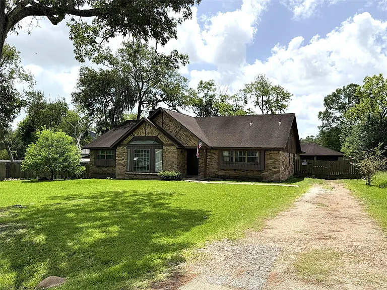 2603 Brom Bones Blvd — Photo 2