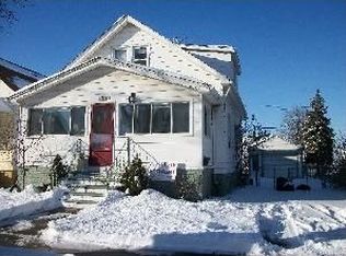 1568 Maple St, Wyandotte, MI 48192