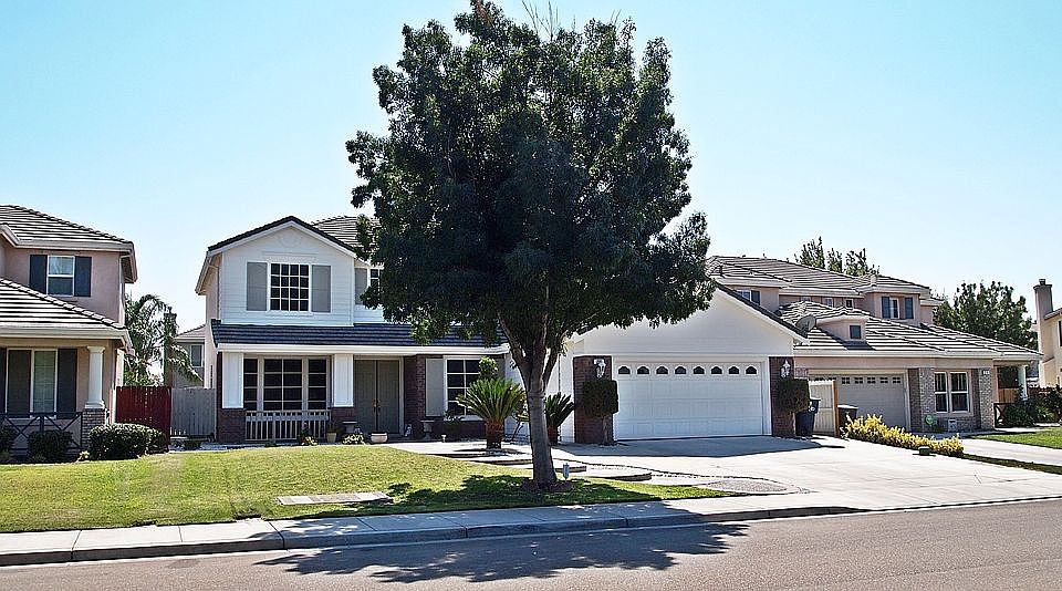 2nd image of 220 Discovery Ln