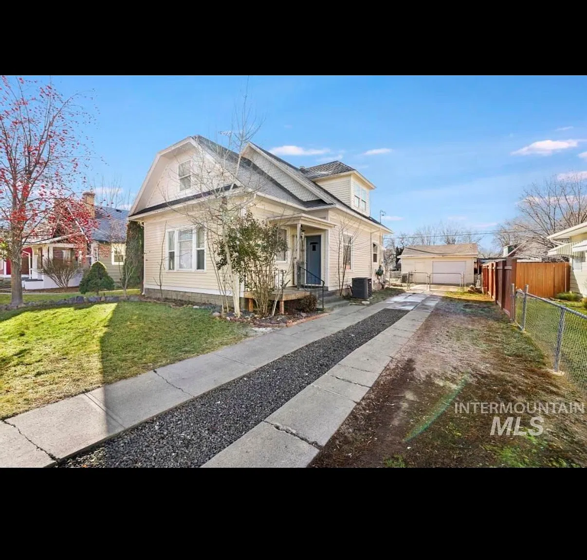3 bed, 1700 sqft, $1,700 — Photo 1
