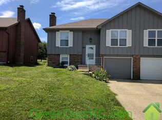 825 S Lindenwood Dr, Olathe, KS 66062