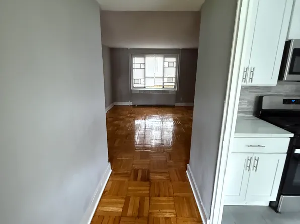 194-05 67th Ave #C, Fresh Meadows, NY 11365
