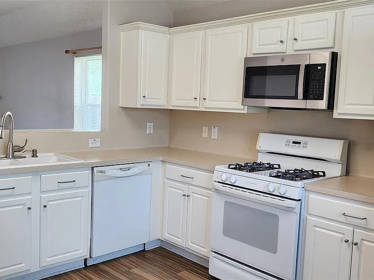 7422 Cheeca Lodge Ln — Photo 10