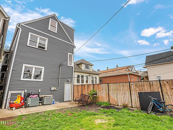 3rd image of 1729 N Keeler Ave