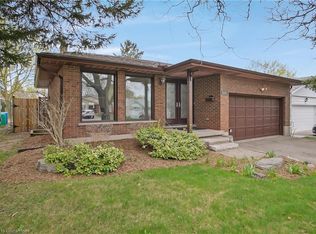 203 Farrier Dr, Kitchener, ON N2P1J1