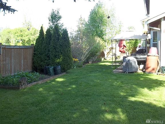 3rd image of 6011 83rd St NE