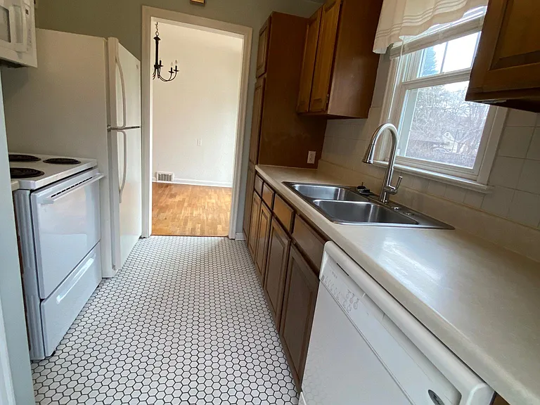 2327 Spruce St — Photo 10