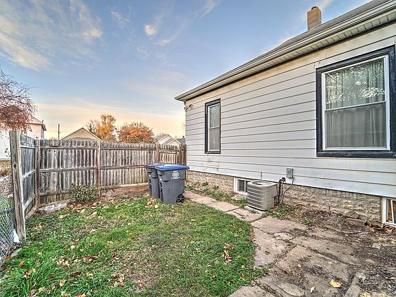 4th image of 2549 Avenue B