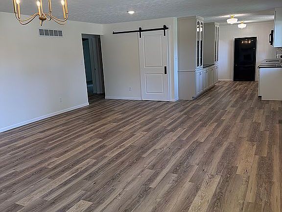 4th image of 95 Sunflower Dr