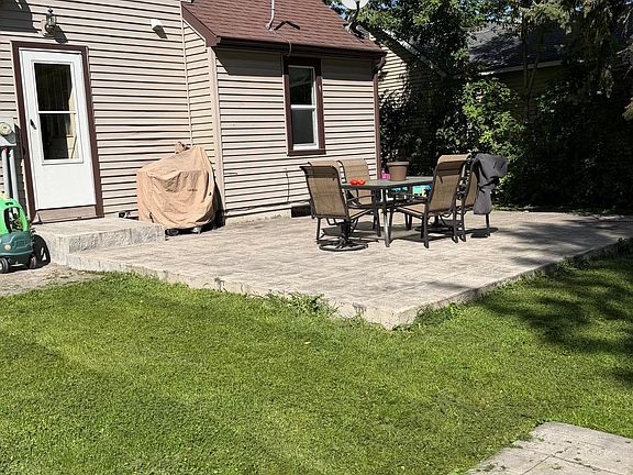 4th image of 115 Riverside Dr