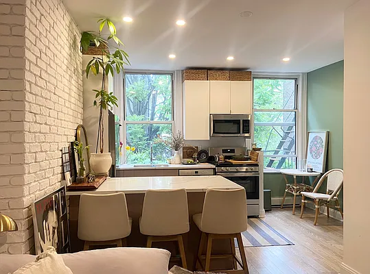 Rented by Owner | media 9