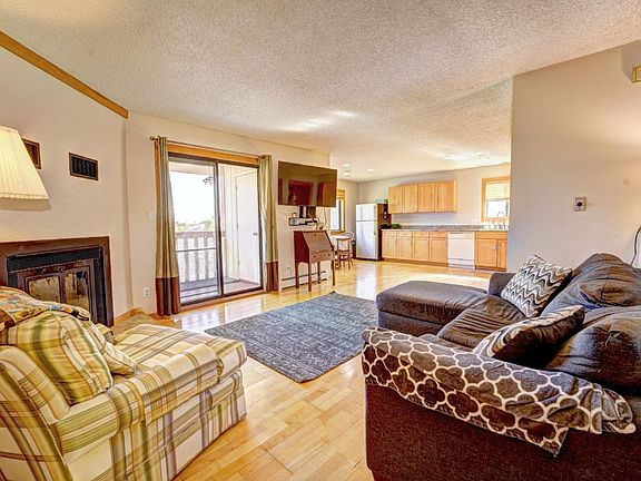 2nd image of 393 1/2 E Valley Cir APT 2