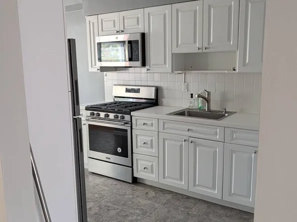 72-20 Caldwell Ave, Maspeth, NY 11378