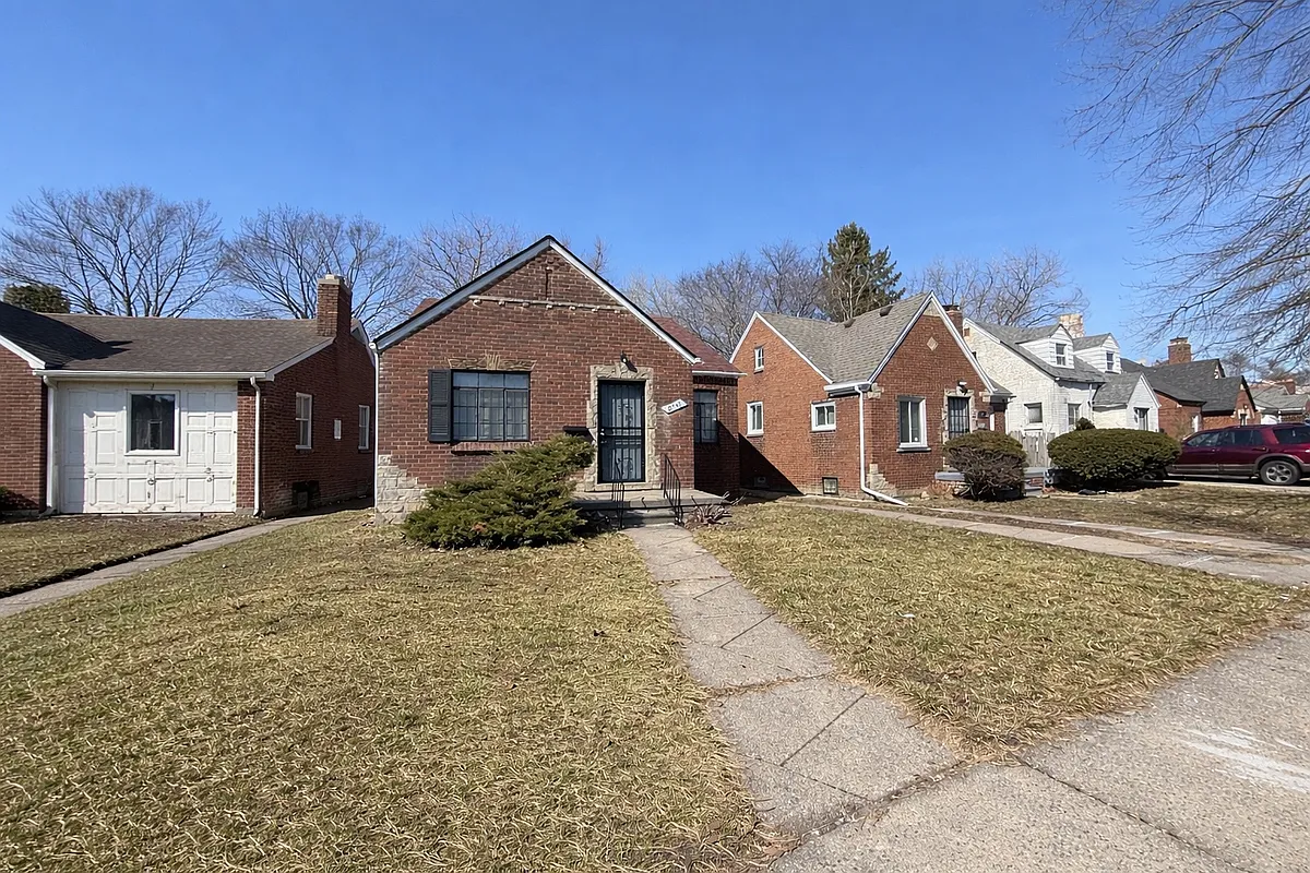 Building Photo - 9747 Somerset Ave