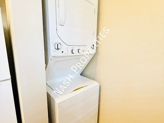 3rd image of 3125 Oak Hill Ave #2E