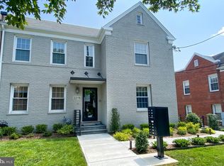 2215 40th St NW #4, Washington, DC 20007