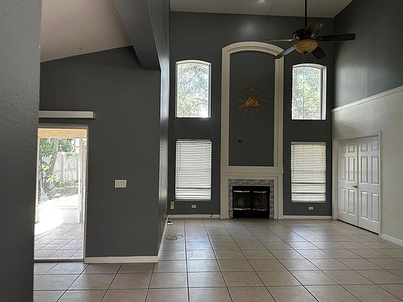 2nd image of 4919 Marbella Isle Dr