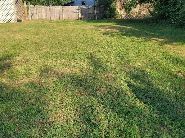 629 S 7th St, Quincy, IL 62301