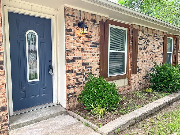 1741 S Pecan Ct — Photo 2
