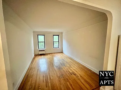 220 E 52nd St #4D Photo 1