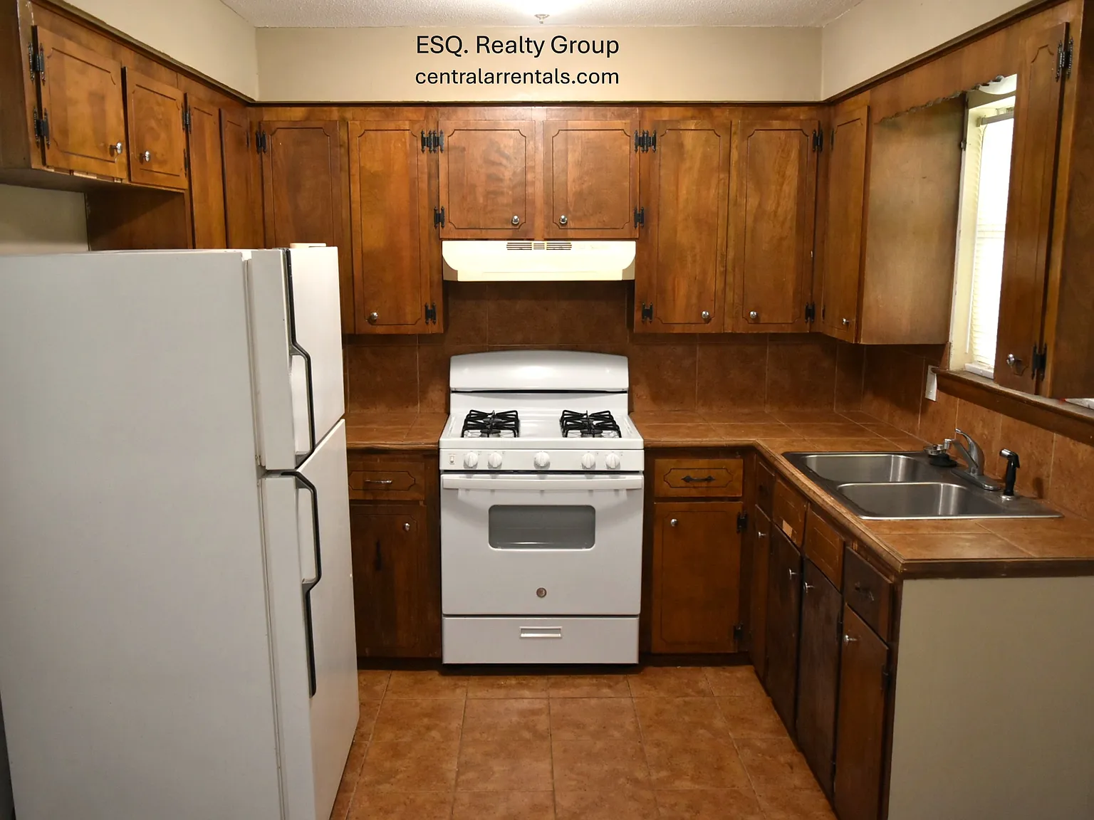 3 bed, 988 sqft, $1,050 — Photo 2