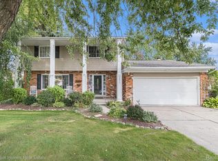 12611 Via Catherina Ct, Grand Blanc, MI 48439
