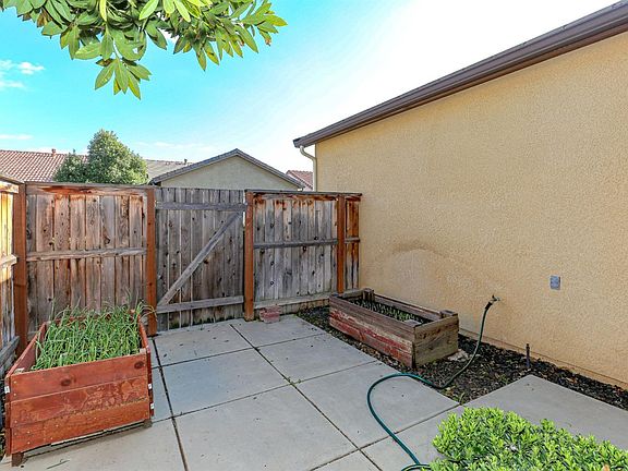 5th image of 3944 Heritage Ave